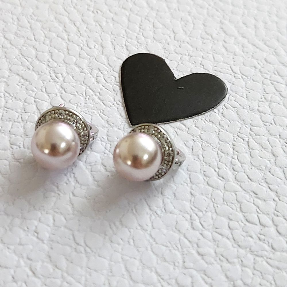 pearl earrings ✨️